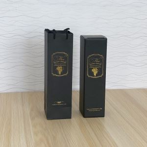 יין נייר קופסא שחורה